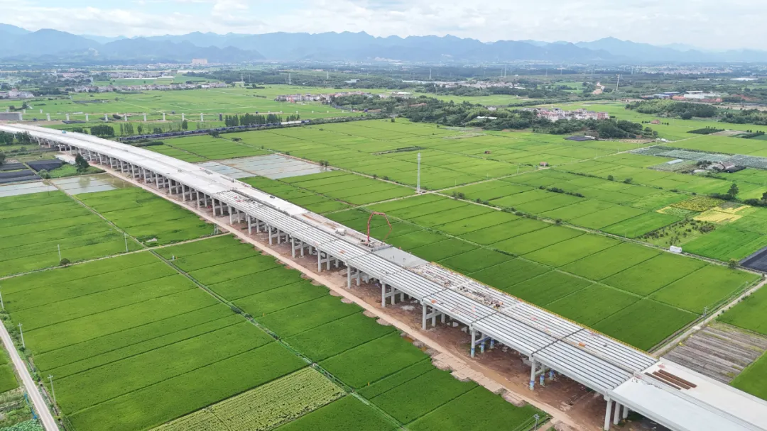 奮進(jìn)2025丨建武高速婺城段涉鐵標(biāo)段全線(xiàn)貫通